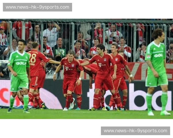 德甲霸主的王座保卫战：当拜仁慕尼黑的“红色旋风”再次席卷沃尔夫斯堡